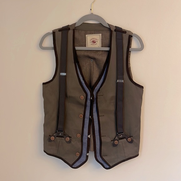 Men’s cotton/poly vest with attached suspenders - Picture 1 of 2